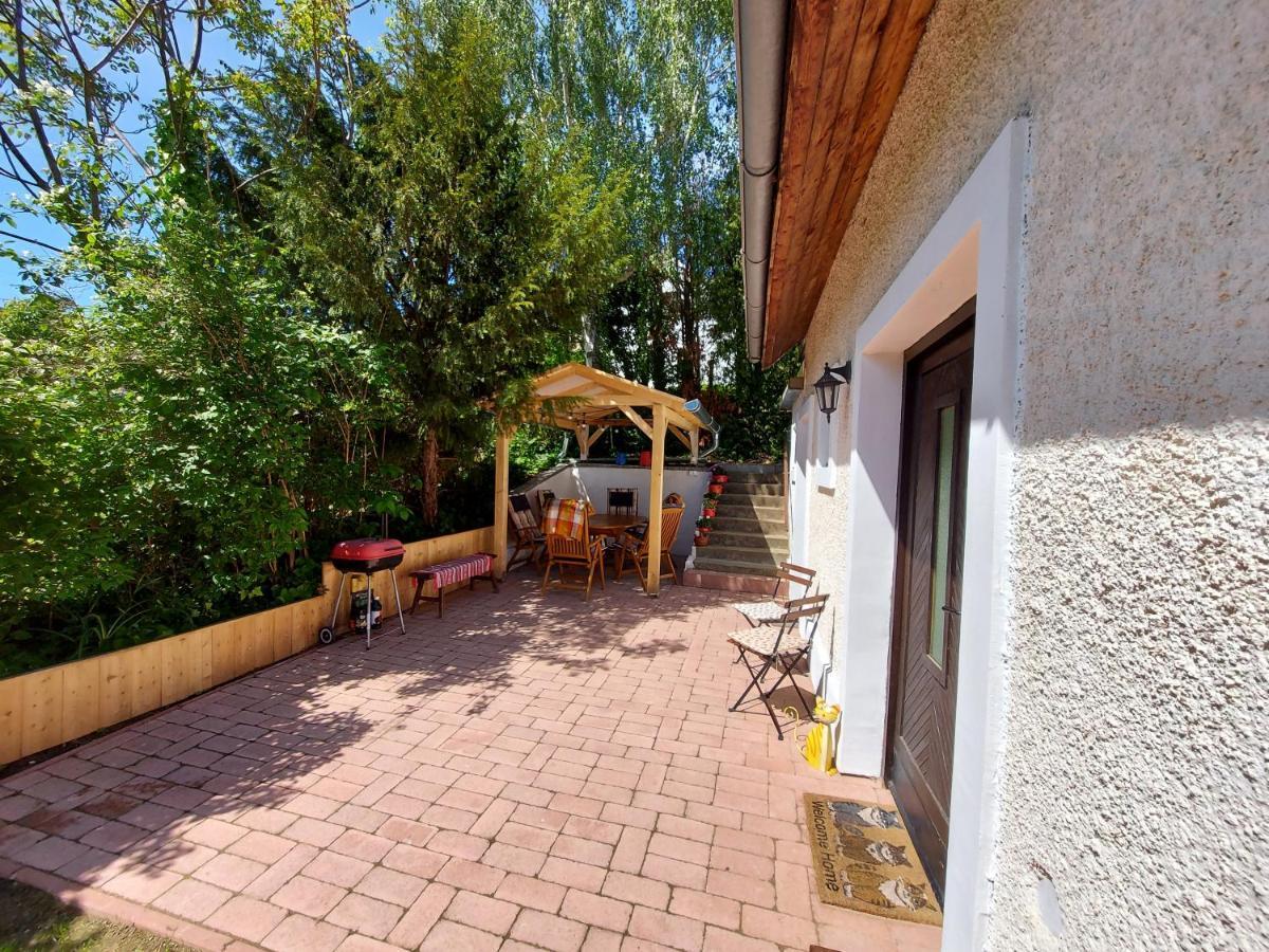 Kilátás a tóra Apartman Szigliget Esterno foto