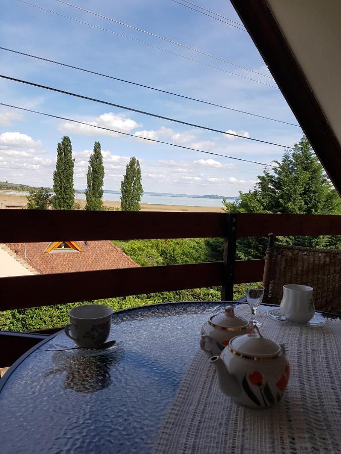 Kilátás a tóra Apartman Szigliget Esterno foto